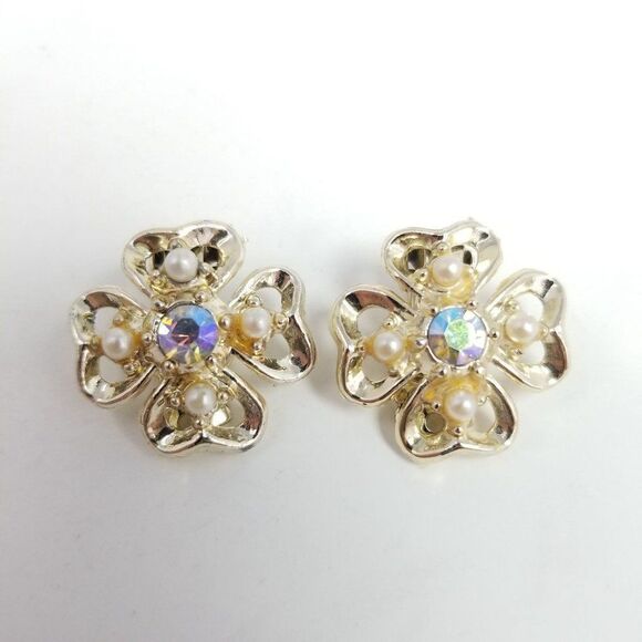 Vintage Rhinestone Center Flower Clip On Earrings Retro Light Gold Tone Setting - Picture 2 of 6